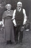 Katherine Welter (1866-1958) and her brother Henry Welter (1857-1942)